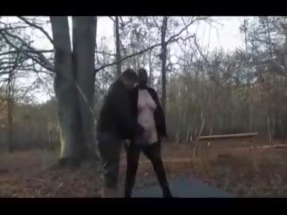Skupina špinavé film v the autumn les, zadarmo grown špinavé video klip 25