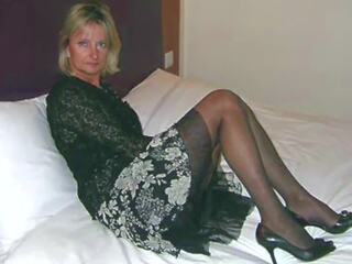 Photoclip beguiling milf assolo