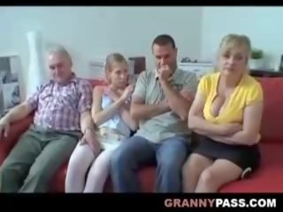 할머니 진동하는 사람 섹스: 무료 현실 할머니 더러운 비디오 포르노를 영화 a6